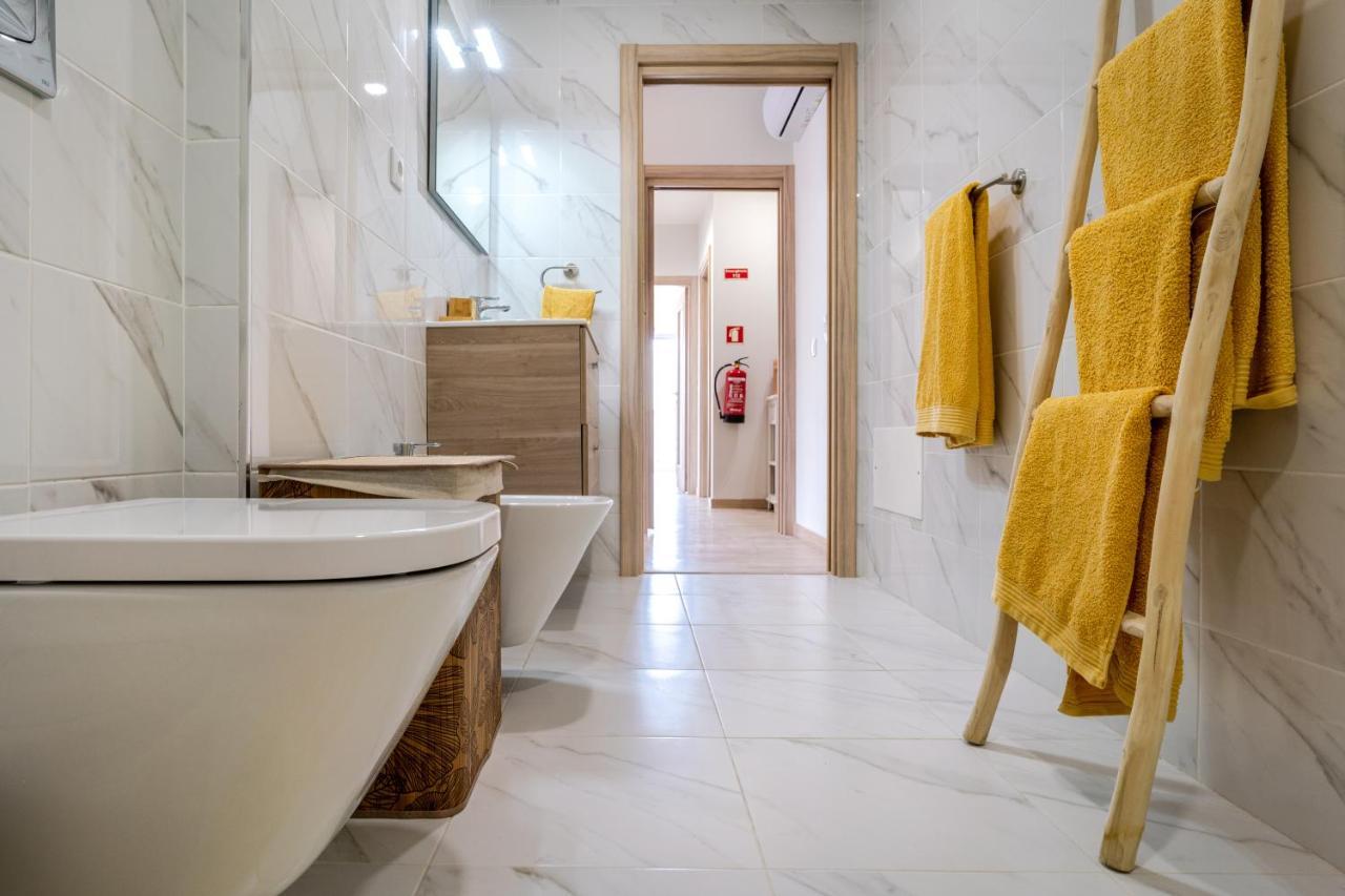 Sunny Brand New 2-Bedroom Apt - 500M From Praia Da Rocha With Ac And Pool! Portimao Exterior photo