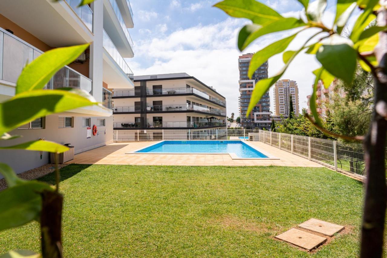 Sunny Brand New 2-Bedroom Apt - 500M From Praia Da Rocha With Ac And Pool! Portimao Exterior photo